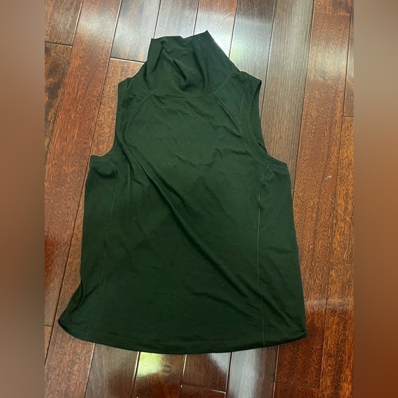 Lululemon turtleneck sleeveless top - Picture 5 of 6